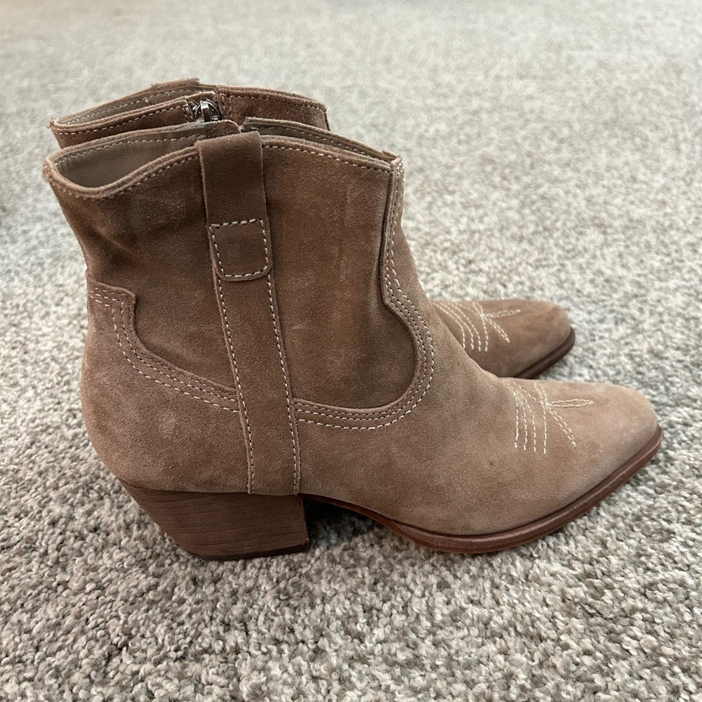 Dolce Vita ankle booties